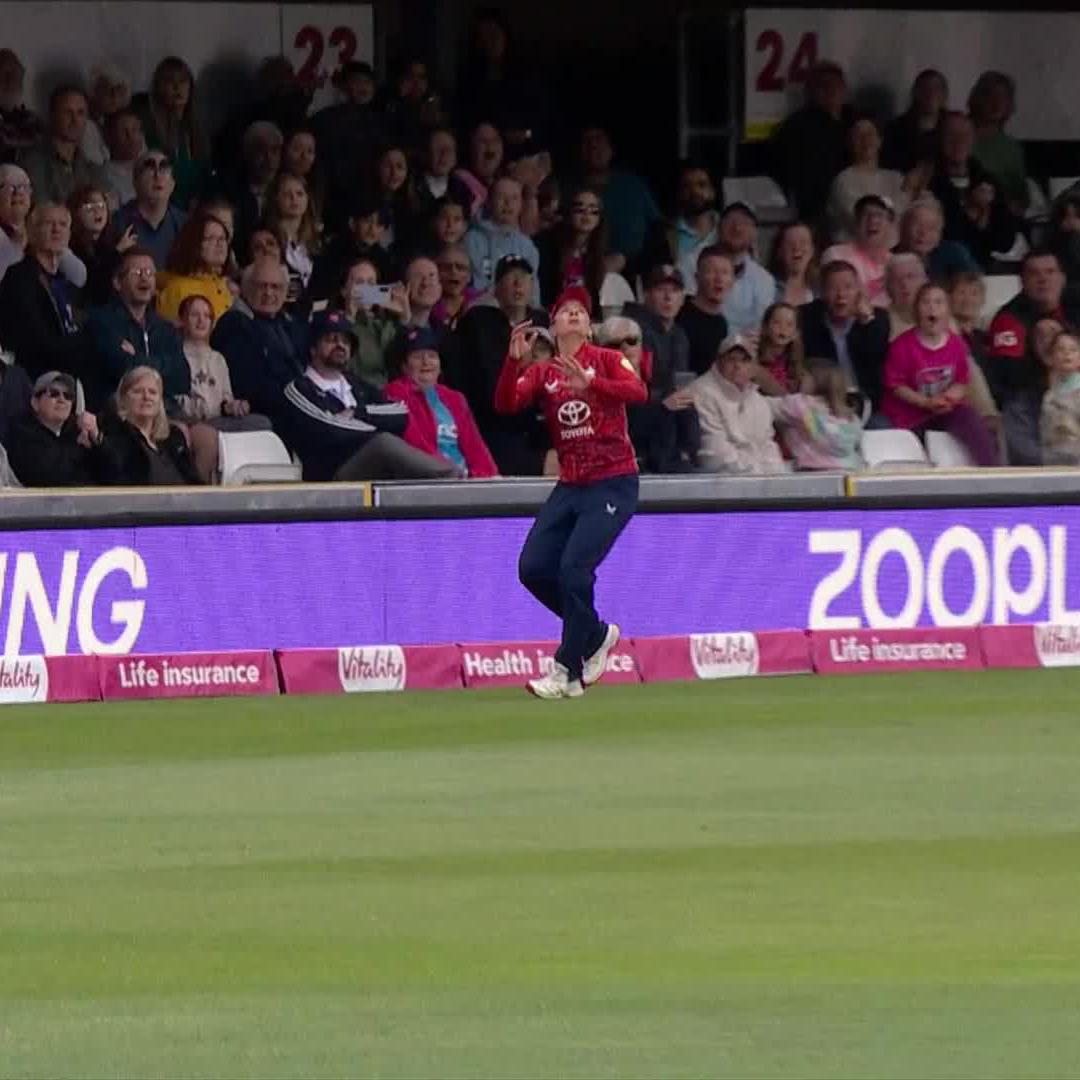 Some save from Danni Wyatt-Hodge on the boundary 👏