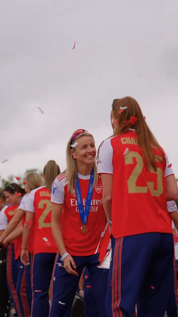 Just two childhood Gooners living the dream 🥰