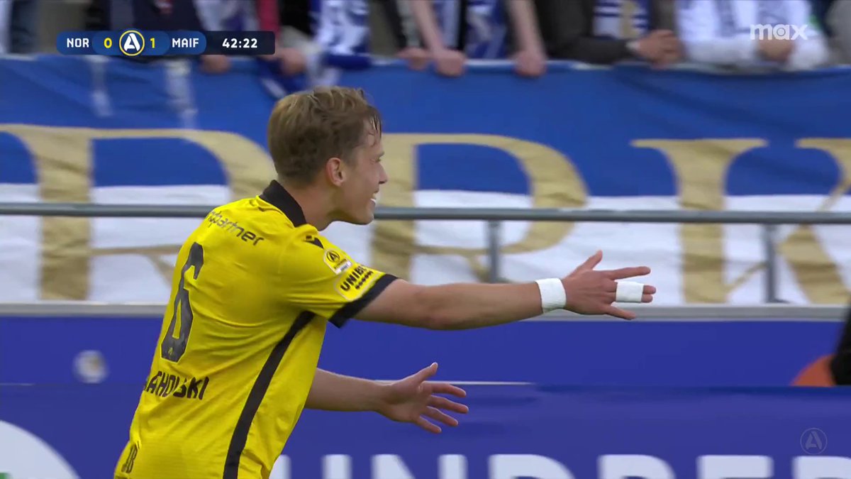 1-0 Mjällby AIF! Serieledaren tar ledningen i Norrköping strax före paus via Ludwig Malachowski! 🟡⚫ 📲 Se matchen på Max