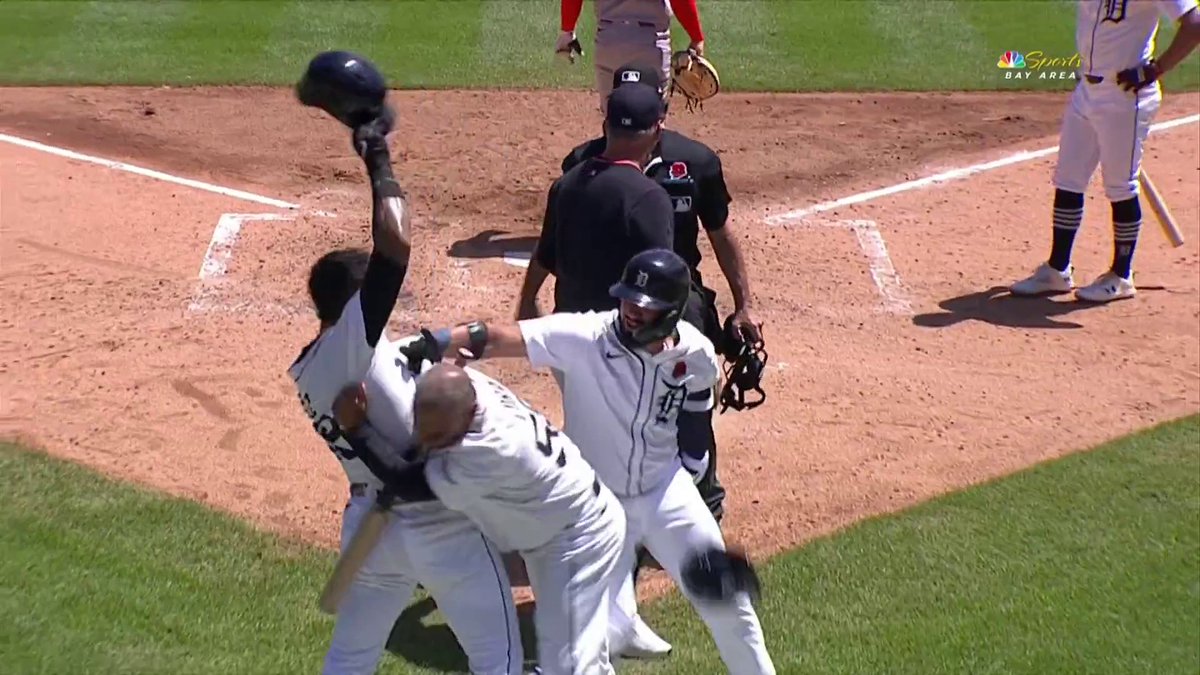 Javy Baez was ready to fight the ump 💀