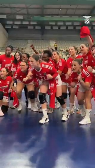 🎥🎞️ O recap da conquista da 9.ª Taça de Portugal do #AndebolBenficaFem! 🤾‍♀️ 📺 Assiste ao vídeo completo no nosso Youtube ➙
