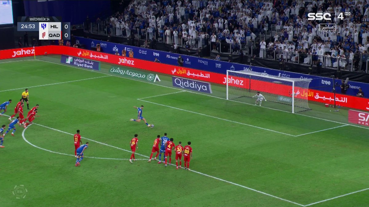 #الهلال_القادسيه القادسية مريحين نصف الفريق ، ويحسبون له بلنتي .. حتى بالمركز الآسيوي مايجي لحاله !