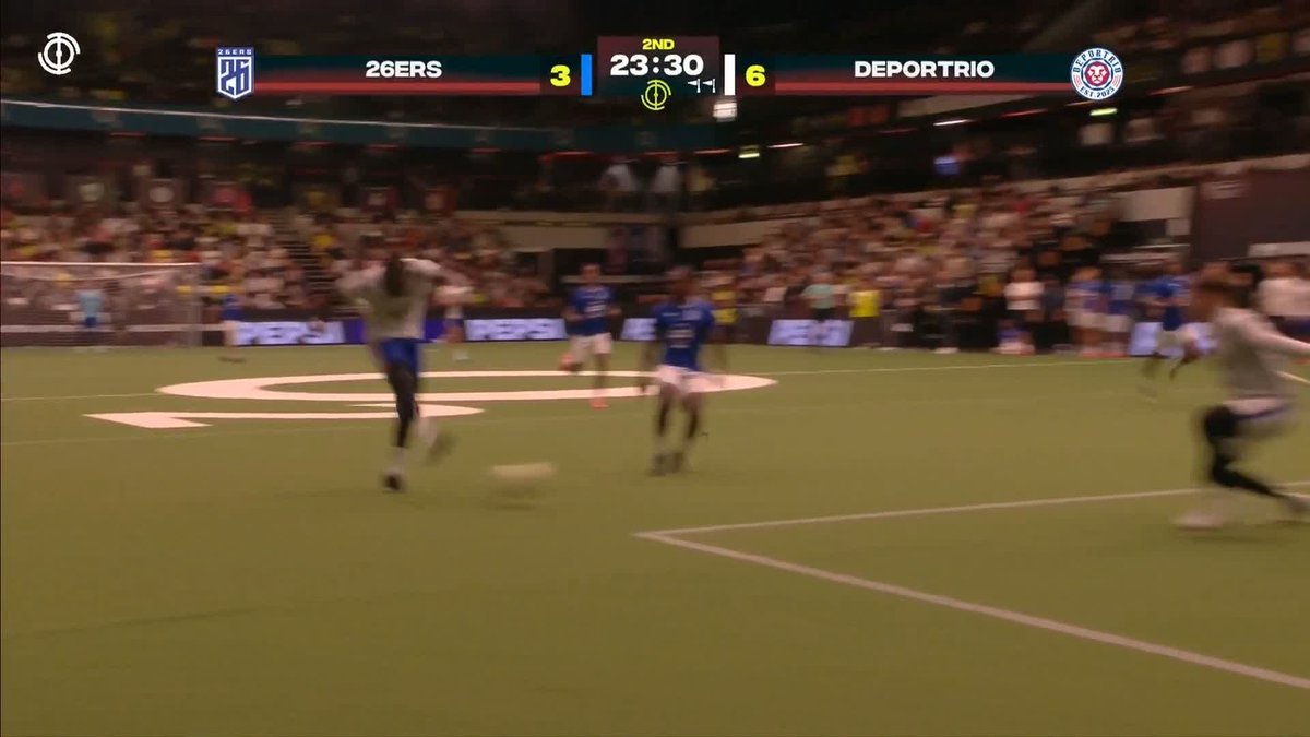 Bakary Sako grabs another goal to extend Deportio's lead to 6-3 👊