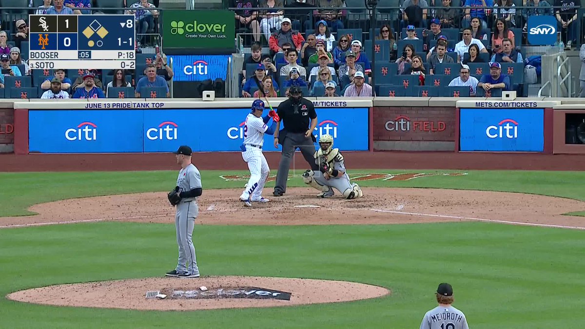 Juan Soto with a sacrifice fly, Luisangel Acuña scores and the game is tied in the 8th!