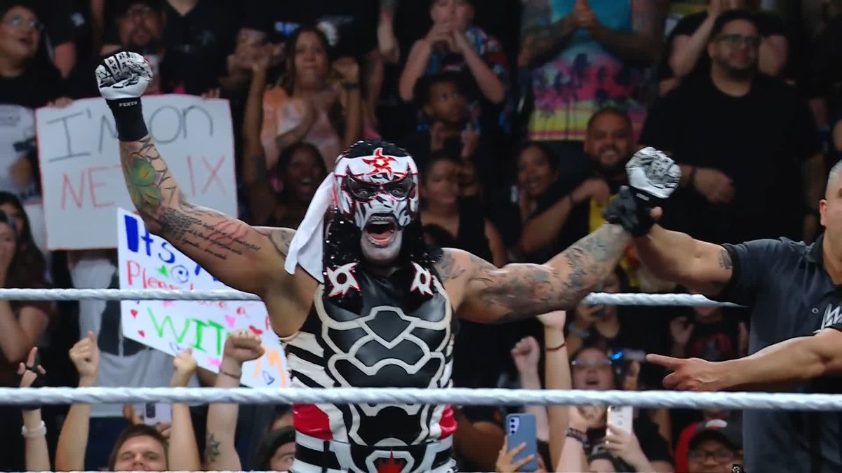 PENTA CLASIFICA A #MITB 🫡🔥 #WWERaw