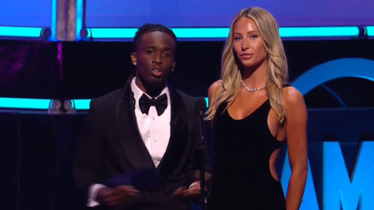 Your fav content creators Alix Earle and Kai Cenat are here to present the award for Favorite Female R&B Artist 🤳 #AMAs