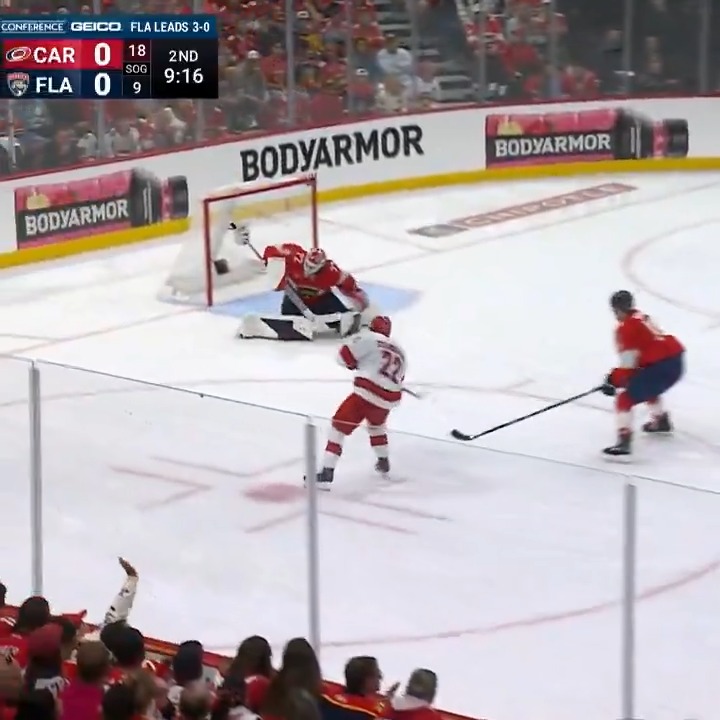 LOGAN STANKOVEN 🚨 The Carolina Hurricanes have the first goal in Game 4! #StanleyCup 🇺🇸: NHLonTNT & Sports on Max ➡️ 🇨🇦: Sportsnet or stream on Sportsnet+ ➡️