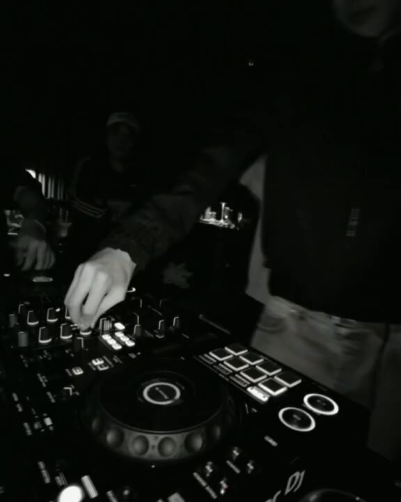 CAN WE TALK ABOUT HOW COOL MINGHAO IS OH MY GOD WHAT DO YOU MEAN WE GOT MINGHAO DJ-ING WOAH