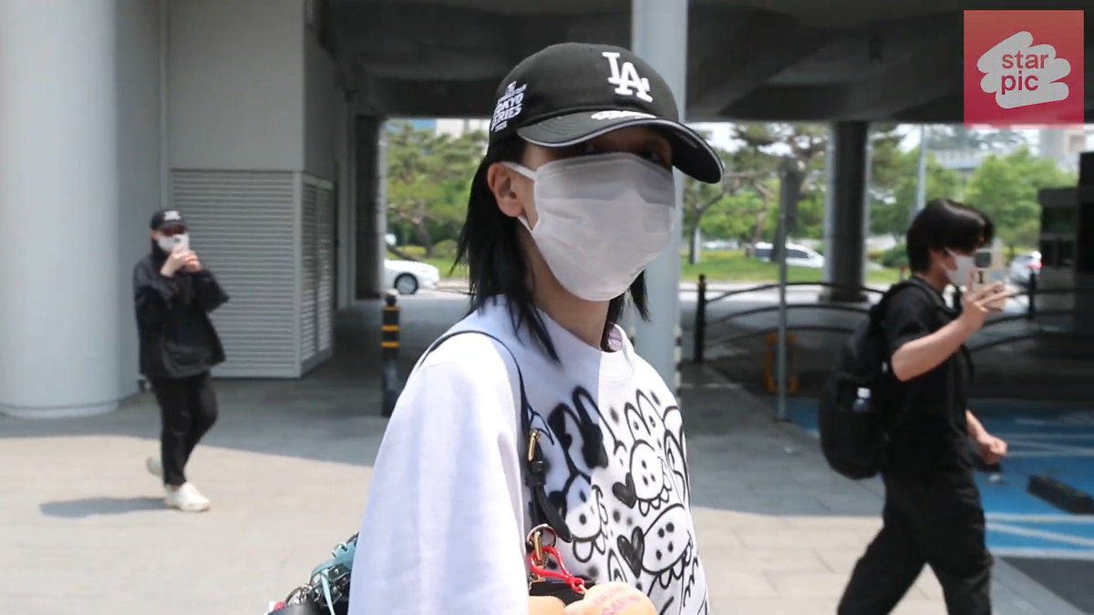 Mina has arrived back in Korea after finishing an overseas schedule in Japan.