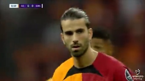"Mourinho, vatandaşı olan Portekizli yıldız orta saha Sergio Oliviera'yı çok istiyor." Kaynak: Abdülkerim Durmaz.