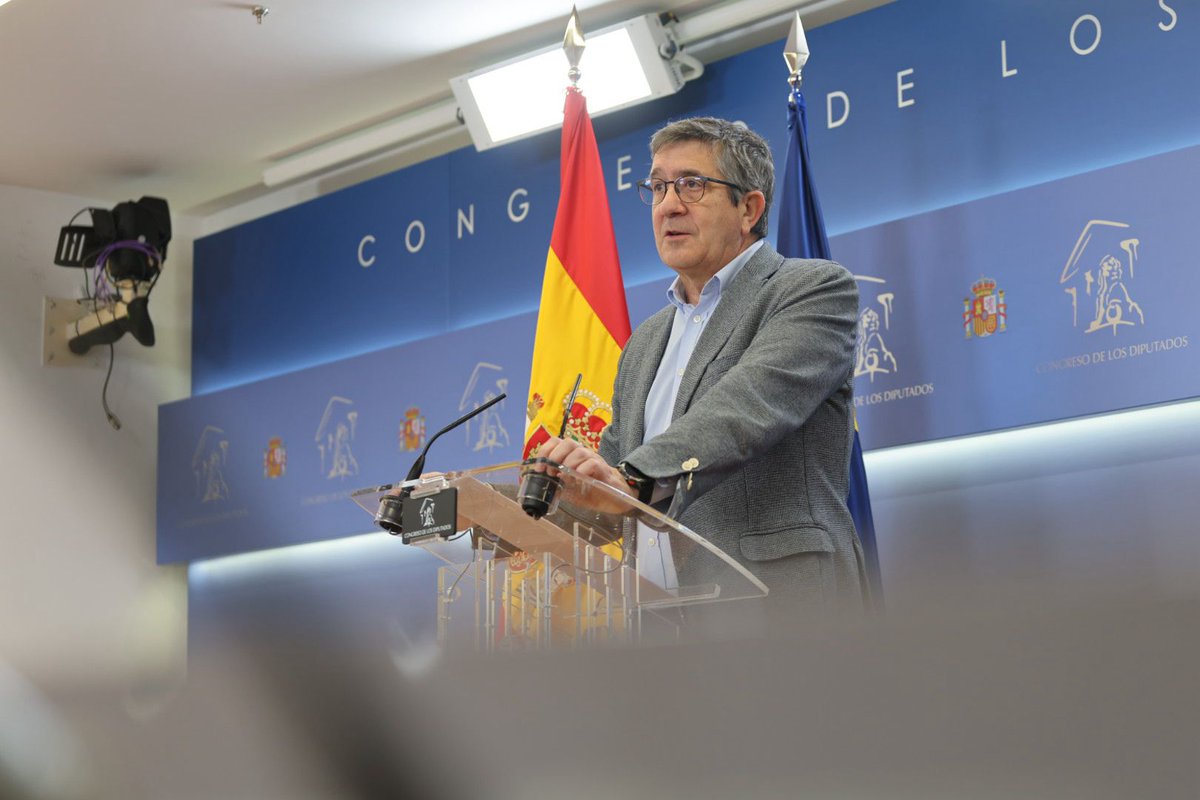 Defender el uso del euskera, gallego y catalán en Europa es defender a España tal como es: plural y diversa. ❌ El Partido Popular prefiere ir a Bruselas a boicotear nuestras lenguas. No es patriotismo, es puro desprecio a nuestro país. 🌹 patxilopez