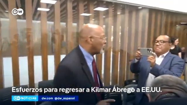 Congresista demócrata denuncia que #ElSalvador no le permitió visitar a Kilmar Ábrego García Glenn Ivey, representante por Maryland, asegura que se le pidió un permiso aunque ya había hablado con funcionarios sobre el encuentro. Ábrego García fue deportado desde EE. UU. a pesar de tener un estatus legal que lo protegía. /es
