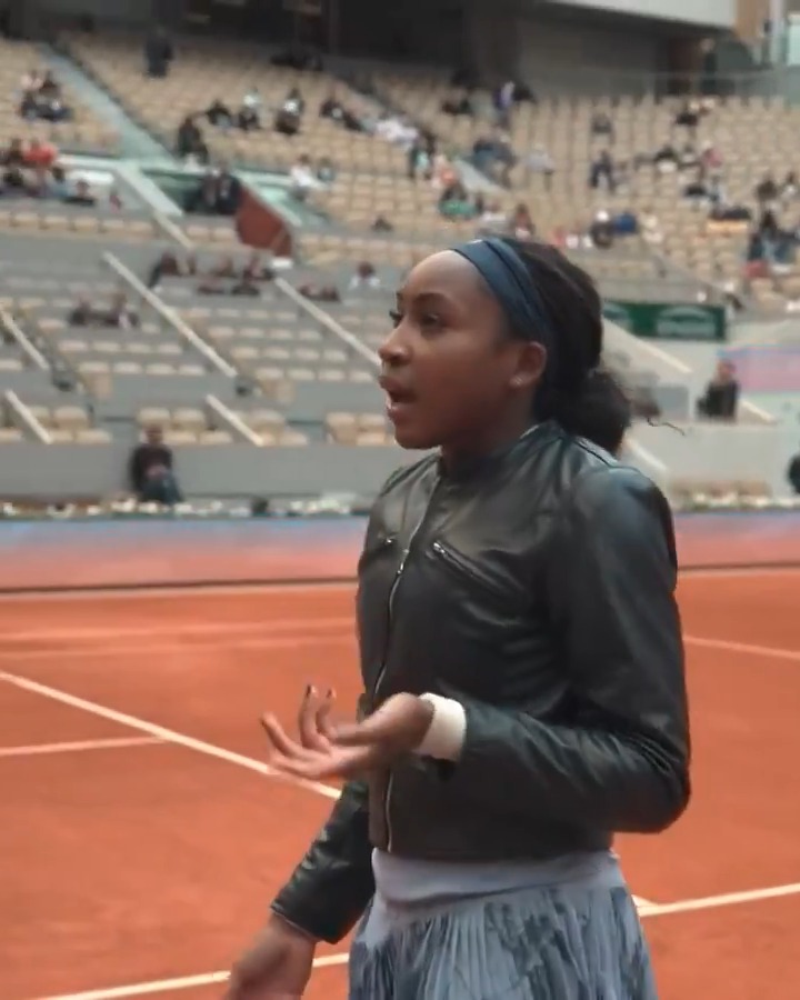 Coco Gauff forgot all of her rackets before her match ๐๐
Still dominated though ๐ฅ