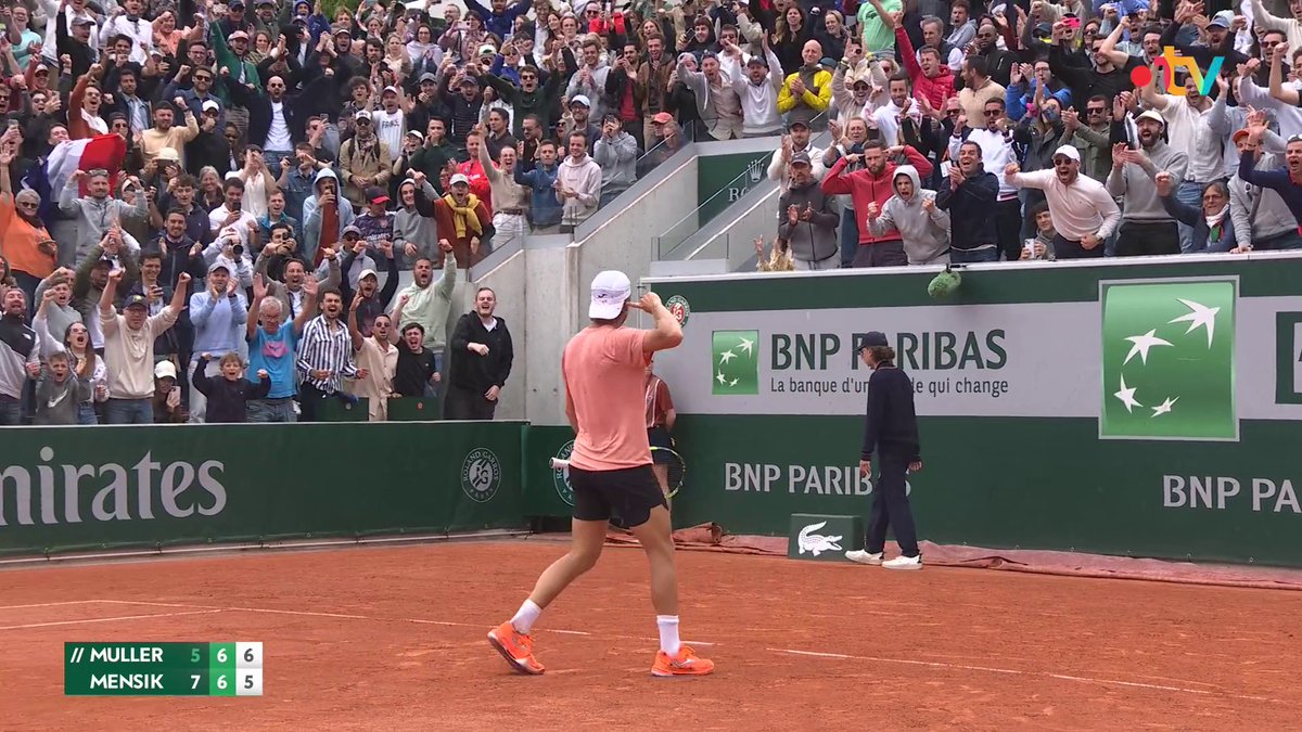 Le Court 14 EN FEU pour Alexandre Muller qui égalise contre Jakub Mensik. 🌋🇫🇷 #RolandGarros