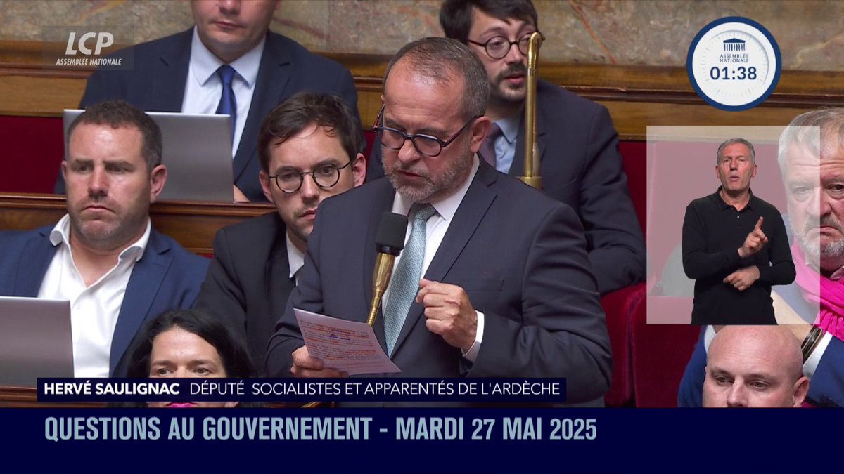 "Laissez-nous les taxis", implore Herve Saulignac, évoquant l'importance de ce type de transport sanitaire dans les territoires ruraux. "Des économies oui, mais pas sur le dos des malades, pas au détriment des territoires qui se sentent déjà punis !". #DirectAN #QAG