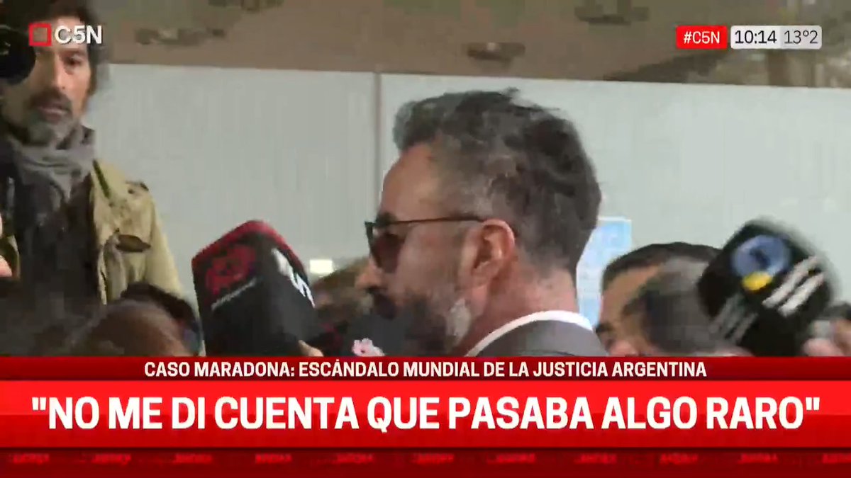 “Luque”: Porque el neurocirujano de Maradona que iba a caer preso hasta ayer, entró a las piñas al juzgado y le pegaron con los micrófonos