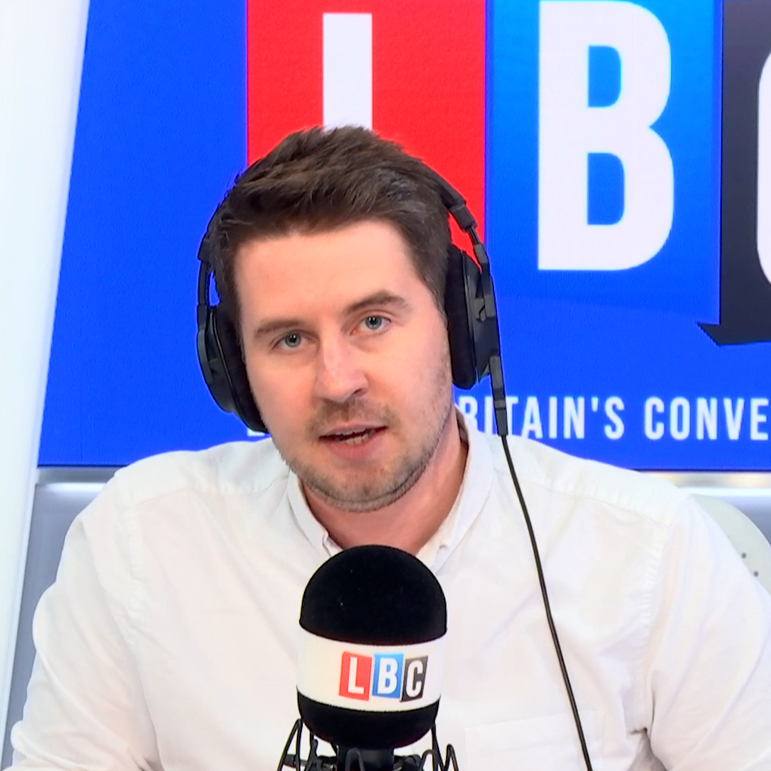 'He always looks the part... Starmer didn't even wear a tie to the Pope's funeral.' Why is Nigel Farage striking a chord with the working class more than Keir Starmer? Caller James tries to convince Ben Kentish it's due to the Reform leader's... dress sense.