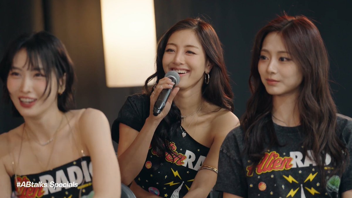 "Is it hard to be a band of nine? Is that difficult?" Jihyo: "We've never been in a group that's not been nine, so we don't know well either"