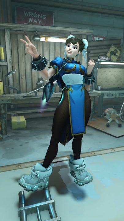 It’s not a Street Fighter collab without a Bonus Stage beatdown 💥🏍️ Practice your fighting moves on and off the battlefield when you jump into Overwatch 2 x Street Fighter 6 🥋
