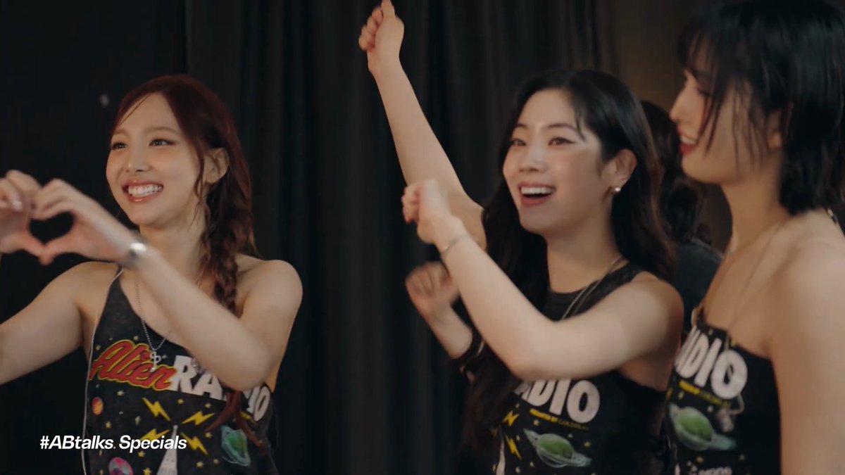 TWICE said they want to go to Dubai, and their happy reactions when they received the viral Dubai chocolate