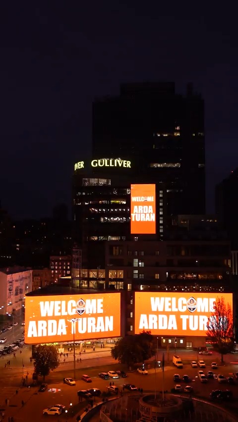 🧡 Arda Turan joined #Shakhtar! ⚒️ Hoş geldin! 🇹🇷 A new era. A legendary name. Big goals. 😍 The presentation took place on one of the largest screens in Europe — right in the centre of Kyiv! 🔥
