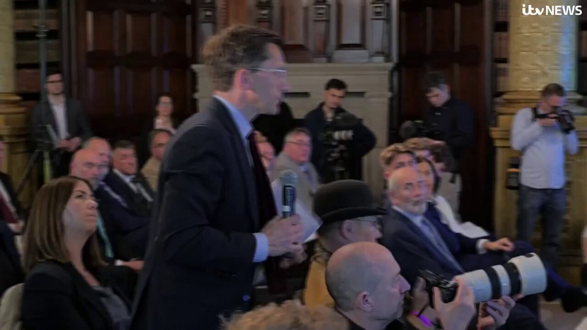 ITV News trying to be smart “Are you going to tell us how you pay for these measures that you’ve announced today or have you got a magic money tree growing in your back garden?” Farage “Alright you started it!” 🩵