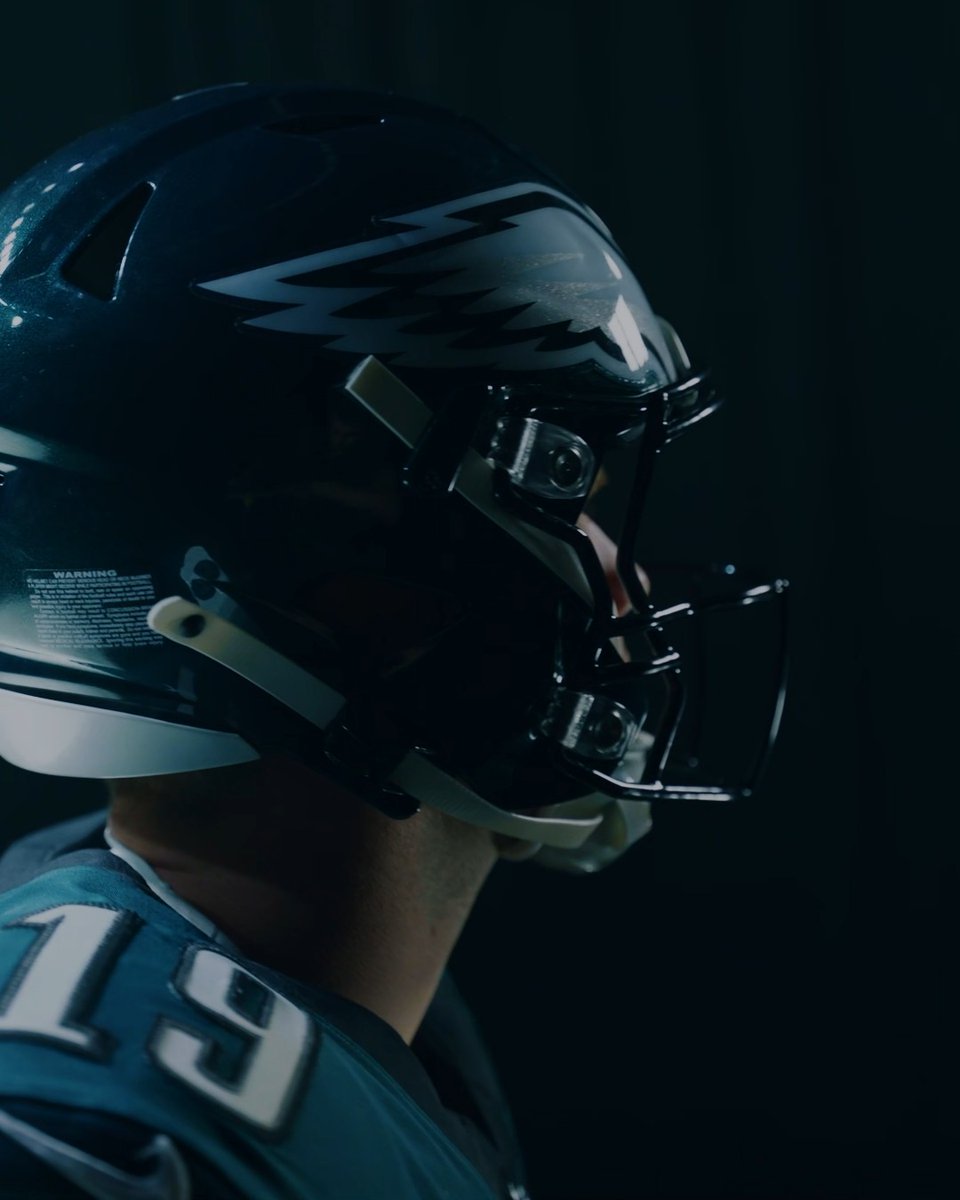 The hometown kid 🤝 🦅 Kyle McCord Philadelphia Eagles #NFLPA #RookiePremiere