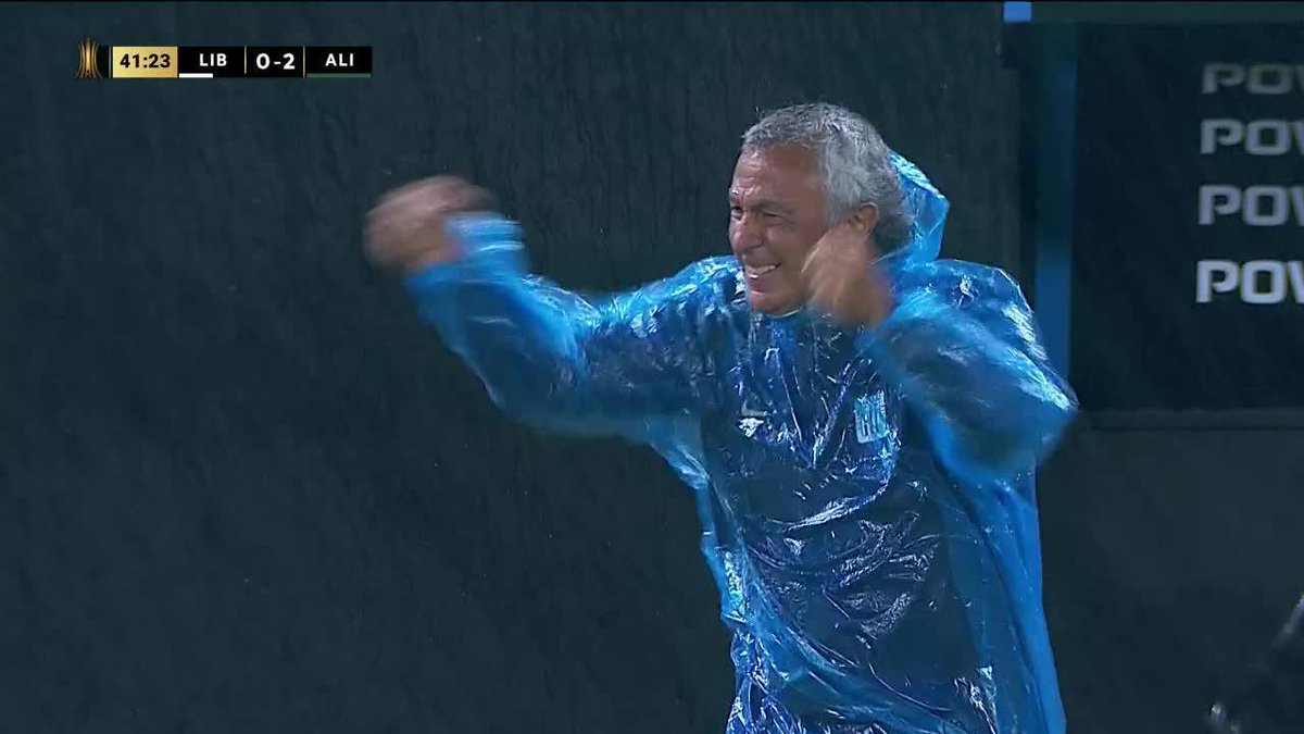 ¡CÓMO LO GRITÓ PIPO! Golazo de Castillo para el 2-0 de Alianza Lima ante Libertad. 📺 Mirá TODA la CONMEBOL #Libertadores por #DisneyPlus Premium