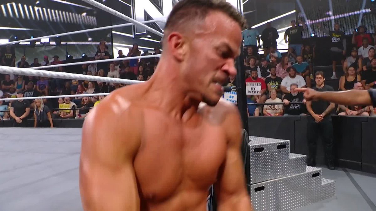 "I need a clear winner!" A V A just ramped this match up a little more, LET THEM FIGHT! 👊 #WWENXT