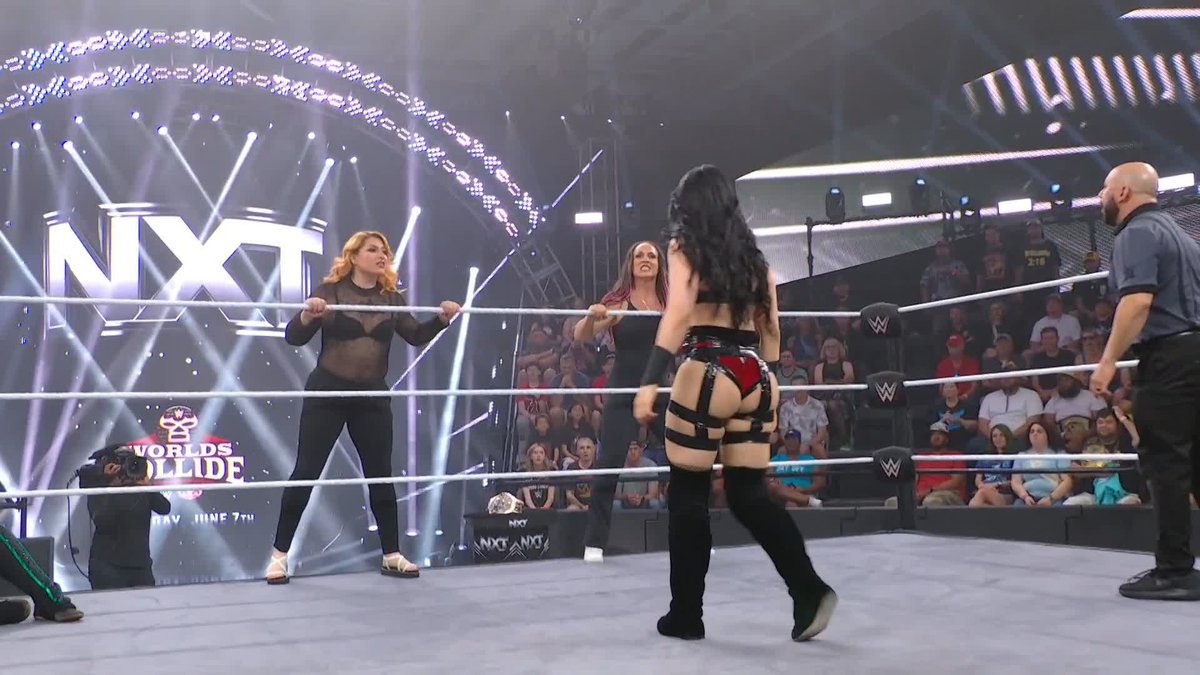 All hell is breaking loose 😱 CHIK TORMENTA and Dalys la caribeña are here, but Valerie Loureda just came to help Stephanie Vaquer!! Lucha Libre AAA Worldwide #WWENXT