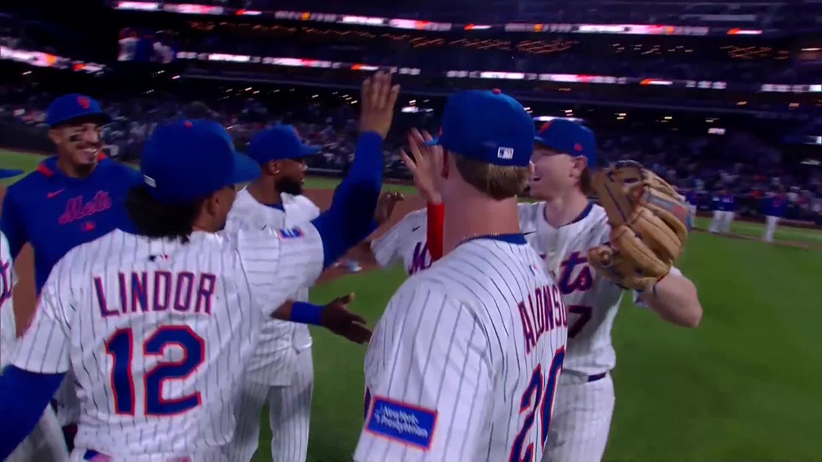 Pete Alonso called the outfielders in to participate in the postgame kick celebration