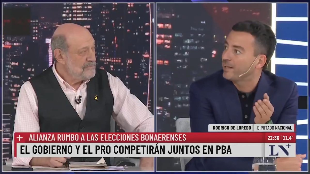 🗣️ "Hay que armar un frente manteniendo las identidades". Rodrigo de Loredo, diputado de la UCR, planteó la necesidad de construir una coalición que respete las diferencias entre espacios para enfrentar al kirchnerismo. 👉 En #ElDiarioDeLeuco por LN+.