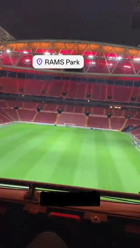 Rams Park'ın yeni ışıklandırma sistemi test edildi.
