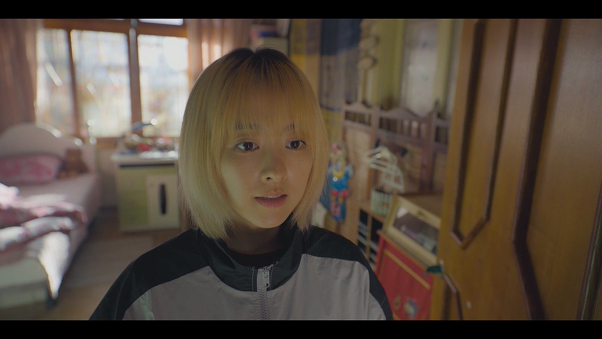 Netflixで配信開始した『#未知のソウル』 ミジのこの場面とても好きだな。 "昨日は終わった 明日は先 今日は未知だ 行こう、よっしゃ" 解決してない昨日の出来事もあるし 明日は待ってるし 今日は未知で不安だけど今日を生きようと 言ってくれてるような気持ちにもなる。
