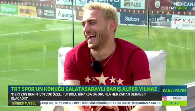 Barış Alper Yılmaz: "Dries'e ‘Abi gel buraya birlikte tatil yaparız’ diyorum. ‘Futbolu bıraktığımda seni aradığım zaman telefonun dıt dıt dıt diye çalar, açmazsın’ diyor. ‘Yok abi ya olur mu? Öyle biri değilim’ diyorum."