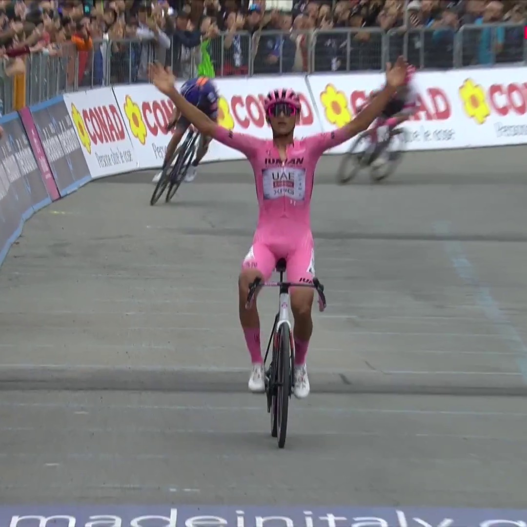 La mise au point du maillot rose ! Isaac del Toro s'impose à Bormio devant Romain Bardet et Richard Carapaz sur la 17e étape du #GirodItalia #LesRP