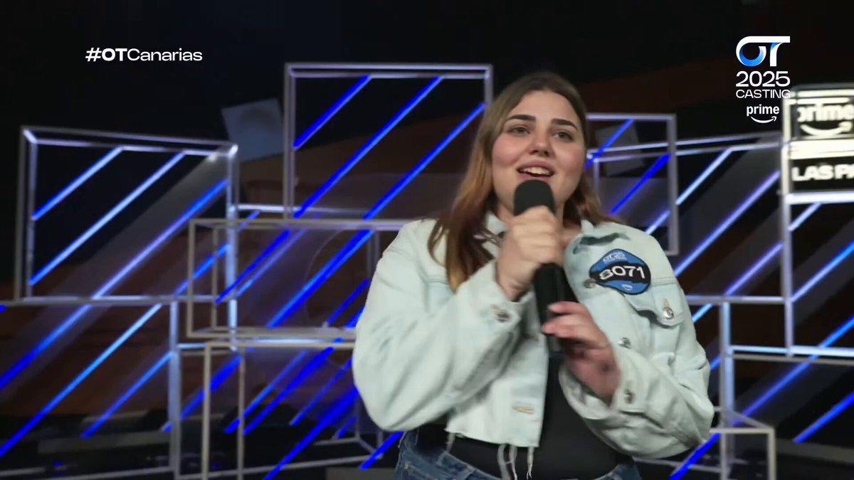 Un besazo gigante a nuestra Julia Medina 💋 👉🏻 🎤 #OTCanarias