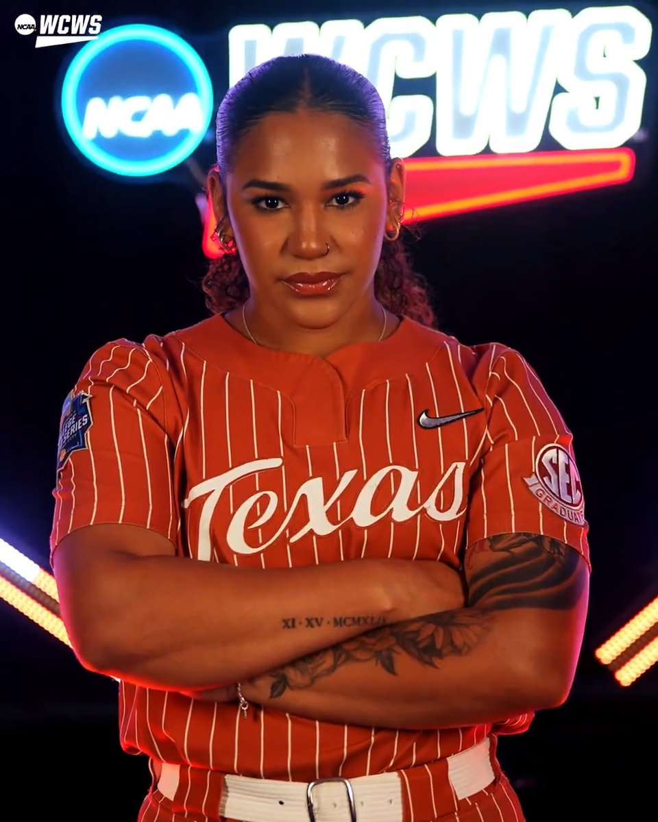Longhorns in the house 🤘 #WCWS x Texas Softball