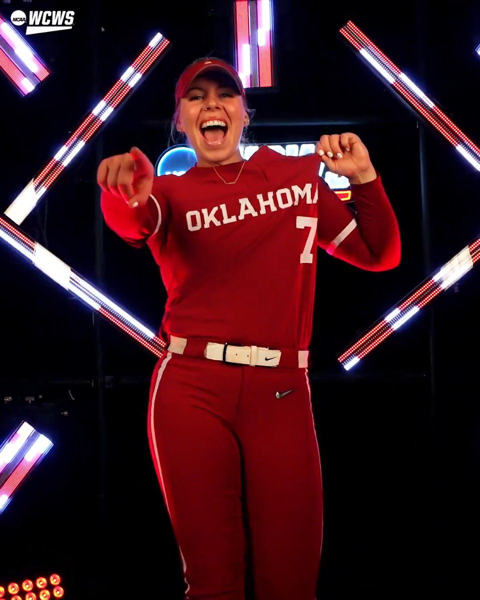 The Sooners have arrived ☝️ #WCWS x Oklahoma Softball