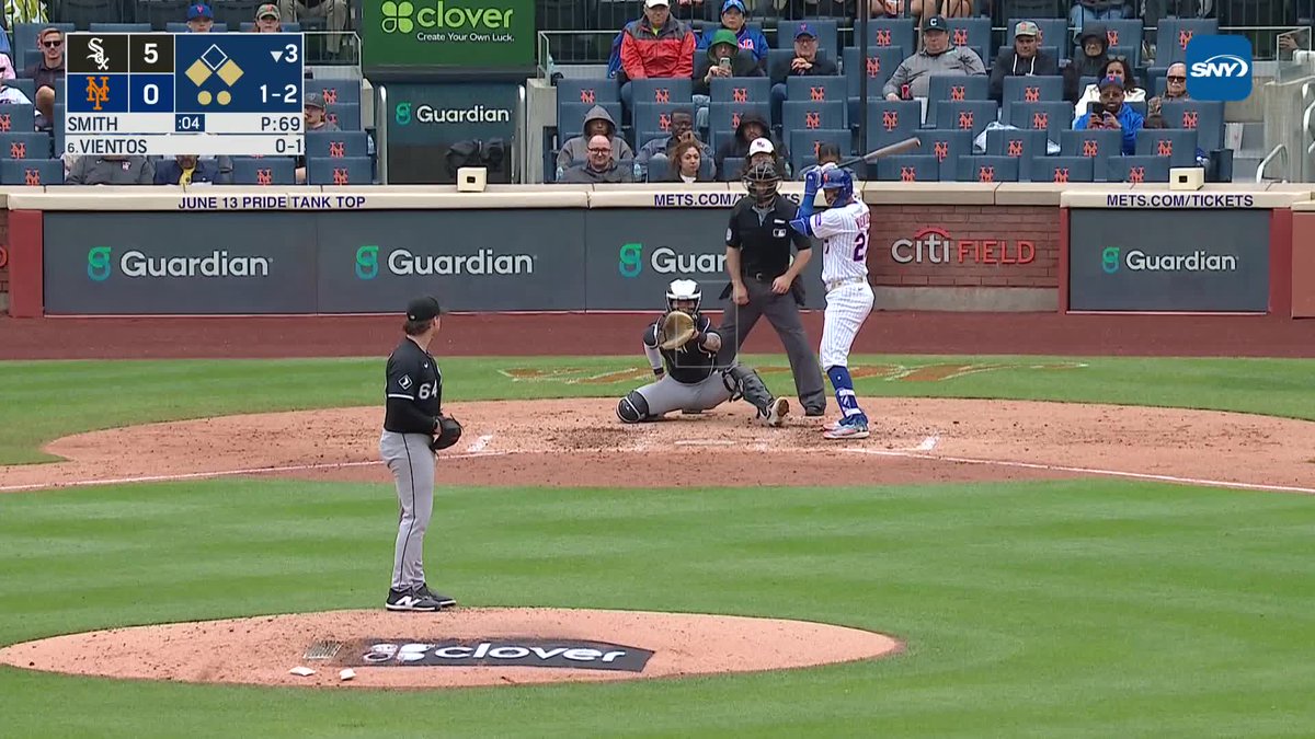 Mark Vientos gets the Mets right back in the game with a three-run shot!