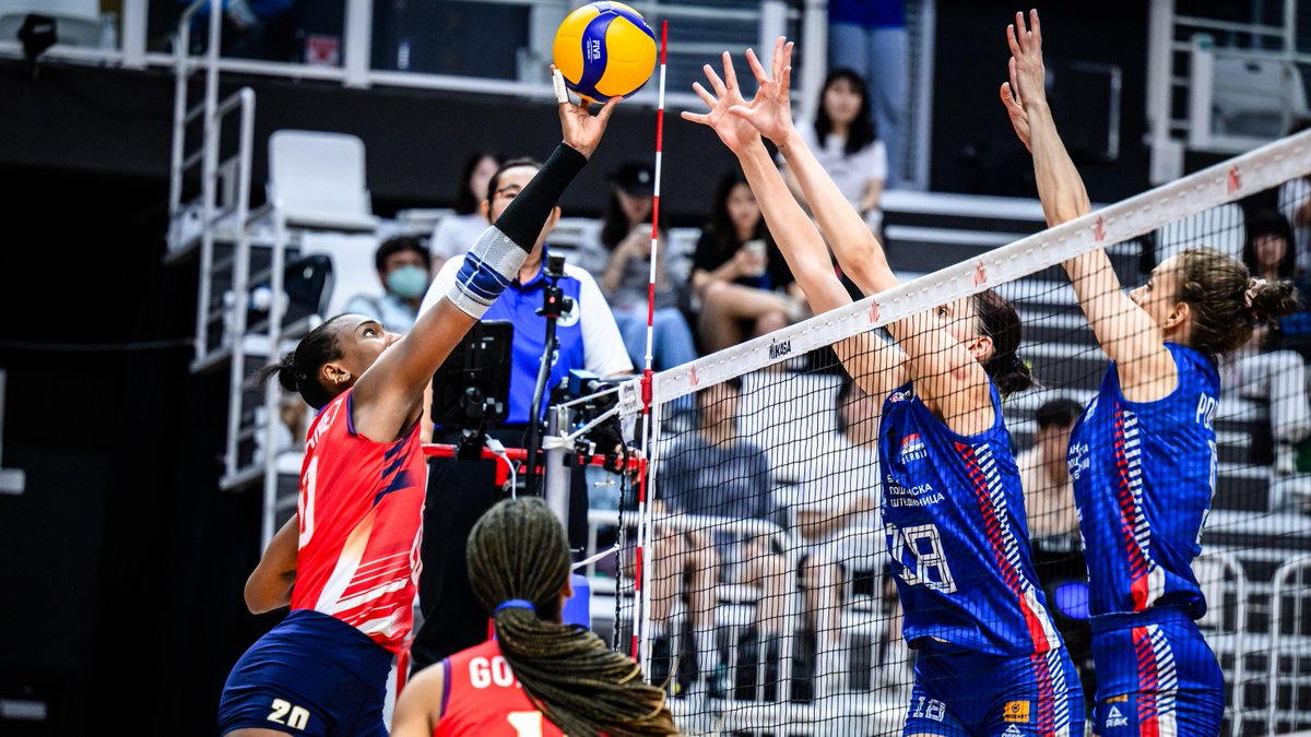 DOMINICAN REPUBLIC 🇩🇴 🆚 🇷🇸 SERBIA 📍 #VNL2025 Opening Day – June 4 in Ottawa 🇨🇦 #LasReinasDelCaribe have won the last 3 vs the Balkan squad: 3-2 (#VNL2023) 3-1 (Olympic Qualifier) 3-1 (#VNL2024) Will they extend the streak? 🔥 🗓️ One week to go! #BePartOfTheGame #Volleyball