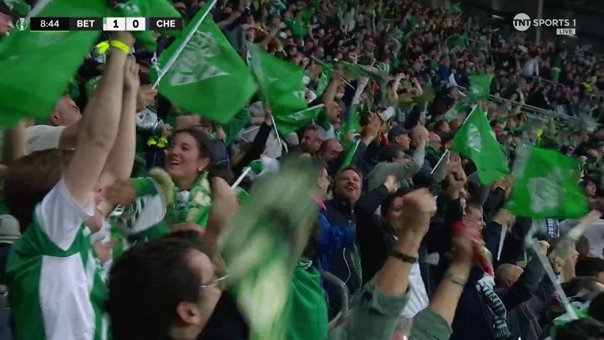 BETIS TAKE THE LEAD 💥 Fantastic ball from Isco to Ezzalzouli, as he takes a touch and fires past Jorgensen to give Betis a one-goal lead over Chelsea! 📺 TNT Sports & discovery+ UK