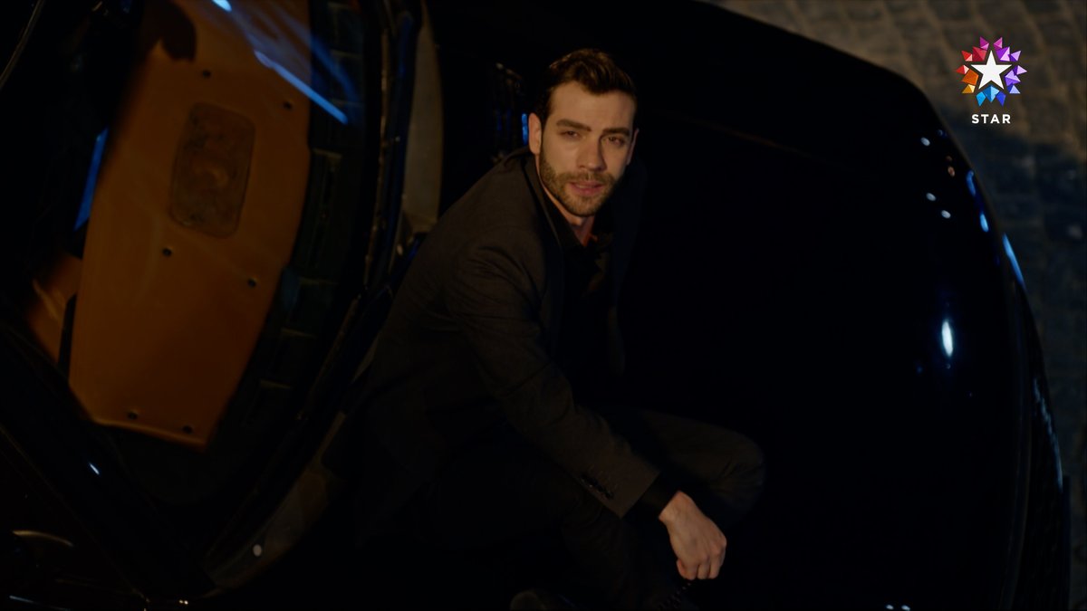 Devran'dan Azize'ye serenat! 🥰 #AzDev #Sahipsizler Sahipsizlertvdizi