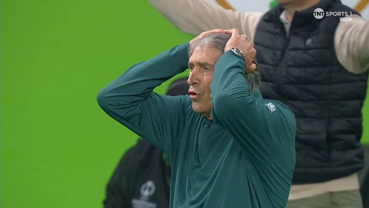 ANOTHER HUGE CHANCE FOR BETIS! Chelsea haven't got going yet and Betis have another chance to take the lead, but Cardoso's effort is deflected wide 😱 📺 TNT Sports & discovery+ UK