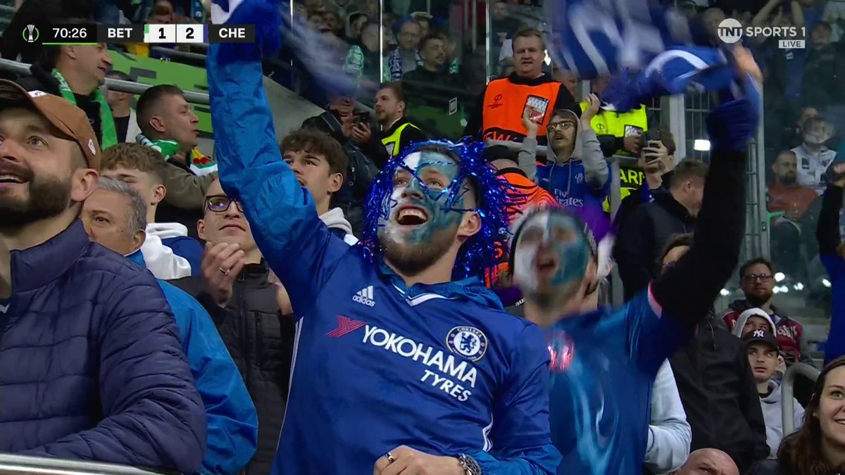 CHELSEA LEAD! WHAT A TURNAROUND 🤯 Incredible play AGAIN from Cole Palmer 👏 he beats the full back and crosses from Nicolas Jackson who gets a touch on it to send it into the back of the net ⚽️ ADVANTAGE CHELSEA! 📺 TNT Sports &amp; discovery+ UK