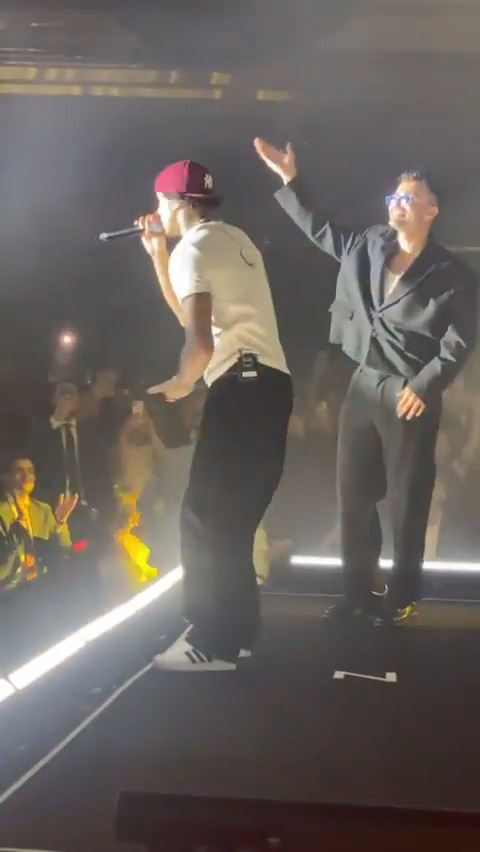 Abdülkerim Bardakcı ile MC Livinho'un 'Pode sentar' performansı