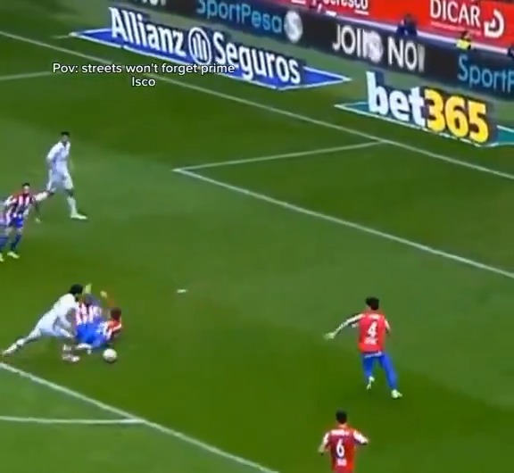 Si alguien merecía ganarla, era él. El Chelsea está valorado en 1000 millones y no tienen a un solo jugador que se le acerce. Qué maravilla es ver jugar al fútbol a Isco Alarcón.