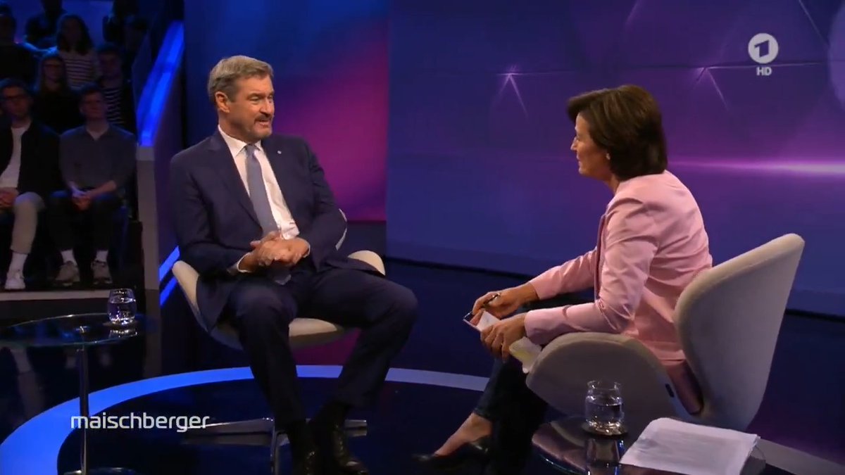 „Ich finde, dass jemand, der sein Leben lang einbezahlt hat in soziale Kassen, anders behandelt werden muss, als jemand, der noch nie einbezahlt hat”, sagt CSU-Chef Markus Söder. Das #Bürgergeld habe bei der #Migration „die völlig falschen Anreize gesetzt”. #maischberger
