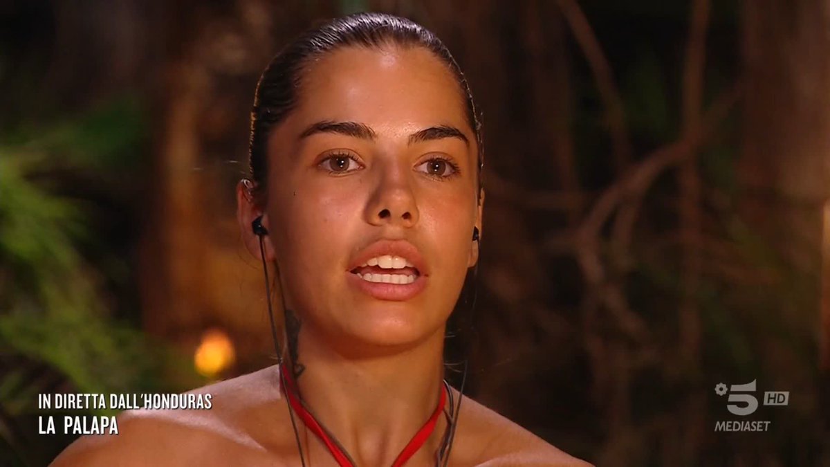 "Parla di manipolazione, ma la manipolazione la fa lui" Chiara sceglie di nominare Mario. #Isola