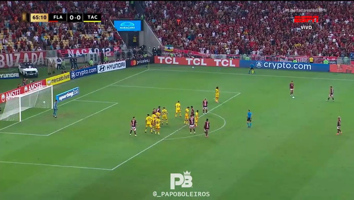 Gol do Léo Pereira, com cruzamento do Luiz Araújo Jogada ensaiada, com o dedo do Rodrigo Caio? 👀